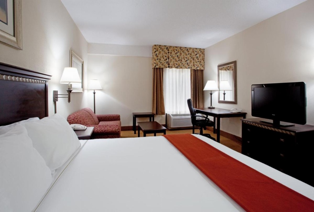 Lexington Inn and Suites Image 14