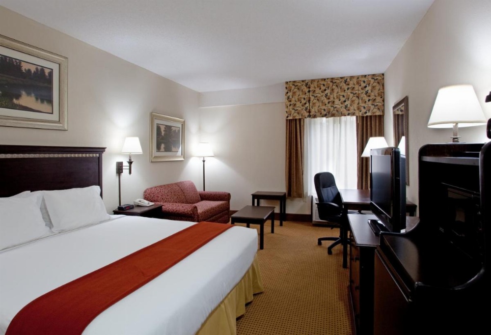 Lexington Inn and Suites Image 15