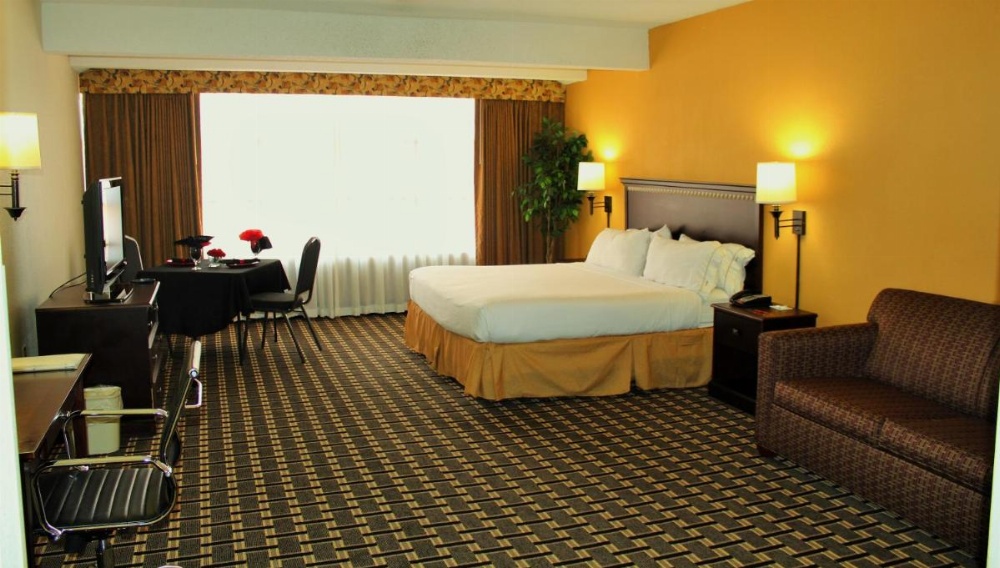 Lexington Inn and Suites Image 18