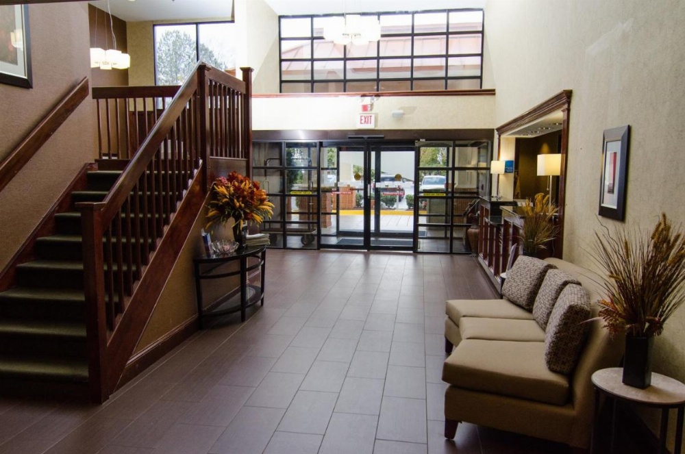 Lexington Inn and Suites Image 20