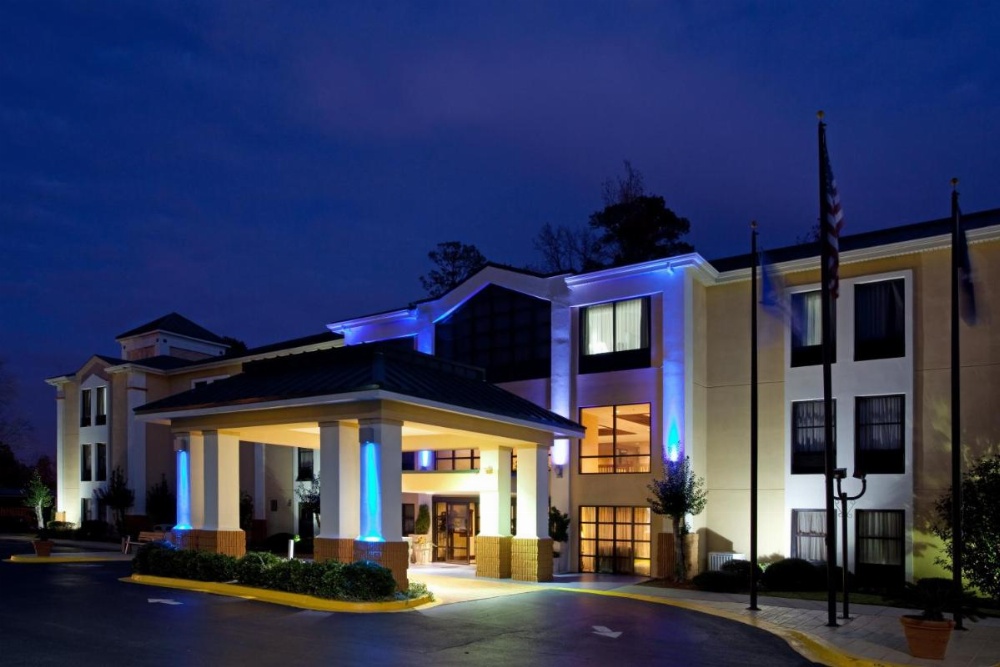 Lexington Inn and Suites Image 23