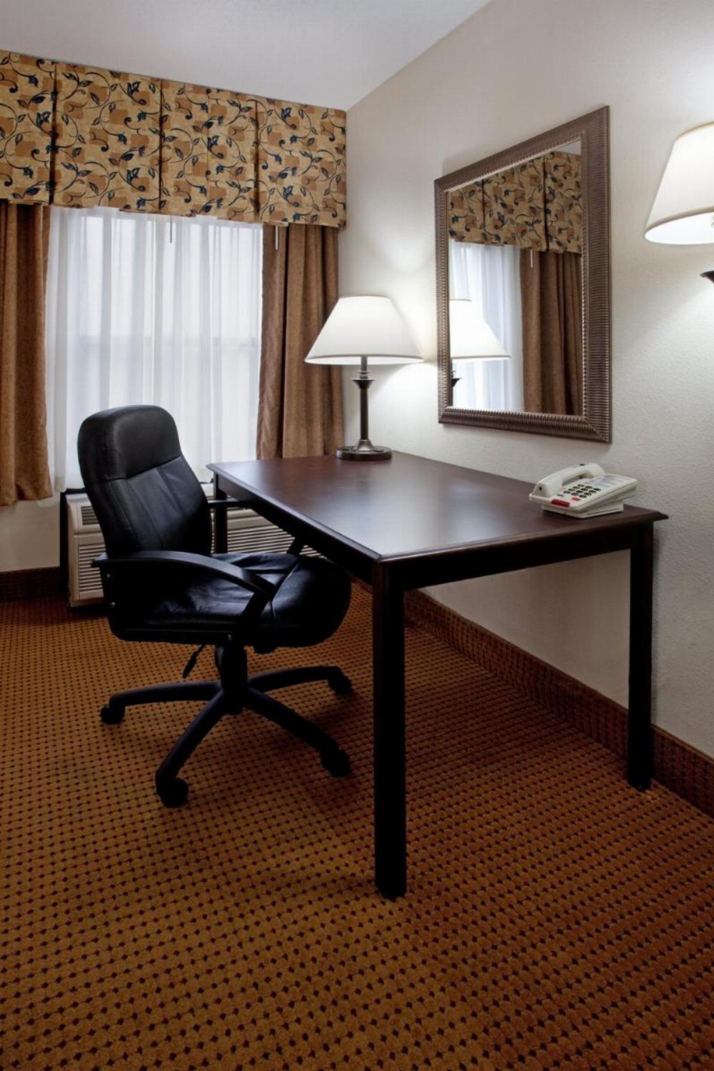 Lexington Inn and Suites Image 24