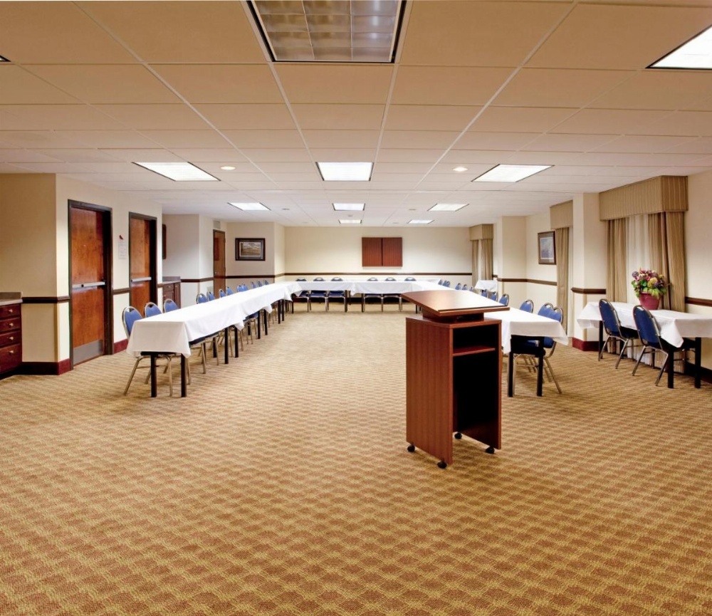 Lexington Inn and Suites Image 26