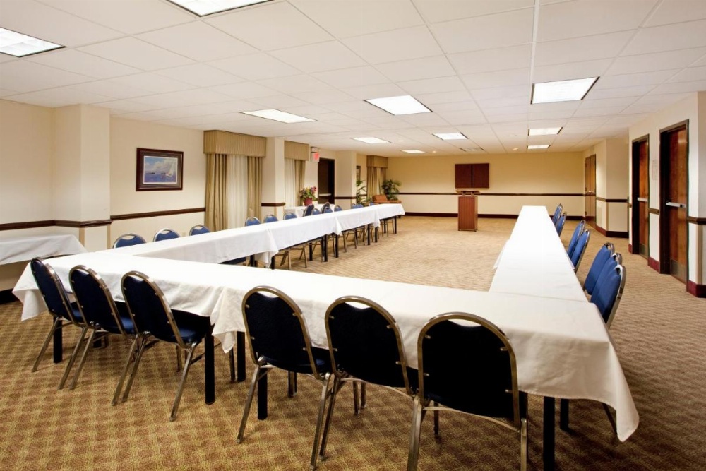 Lexington Inn and Suites Image 31